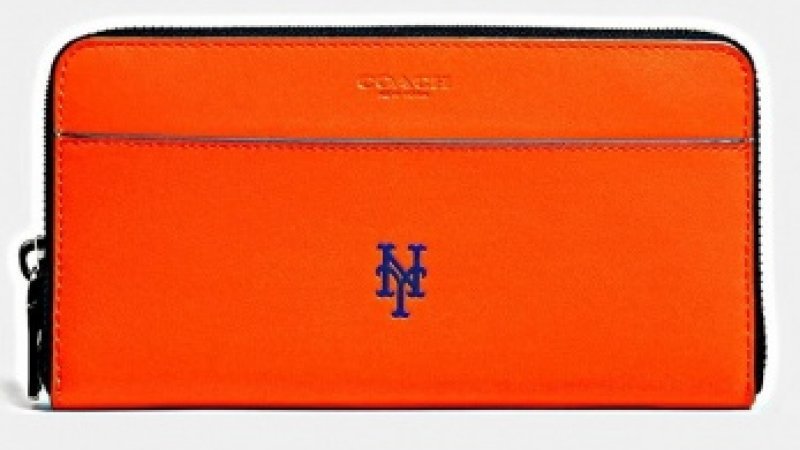 コーチとメジャーリーグの直球コラボ！ 「COACH × MLBレザーグッズ