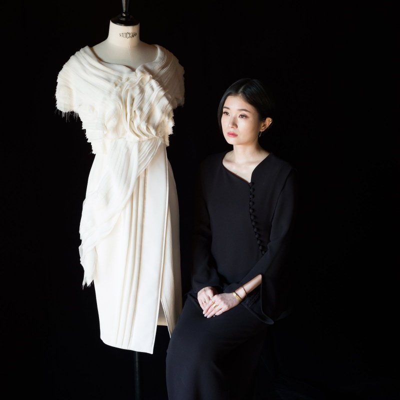 Mame Kurogouchi, the Luxury Japanese Brand Blending Craftsmanship and  Technical Design / Pen ペン