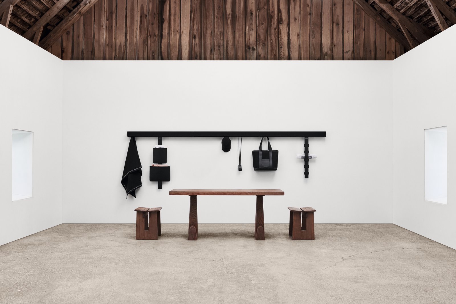 01_KVADRAT RAF SIMONS ACCESSORIES_GOTLANDIA_SHAKER SYSTEM_CAMPAIGN_2022_01_BLACK-LOW_SRGB_JPEG.jpg