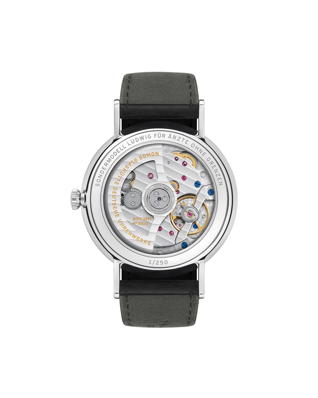 02_NOMOSGlashuette_0250_S2_Ludwig_neomatik_39_AoG_1080x1350px.jpg