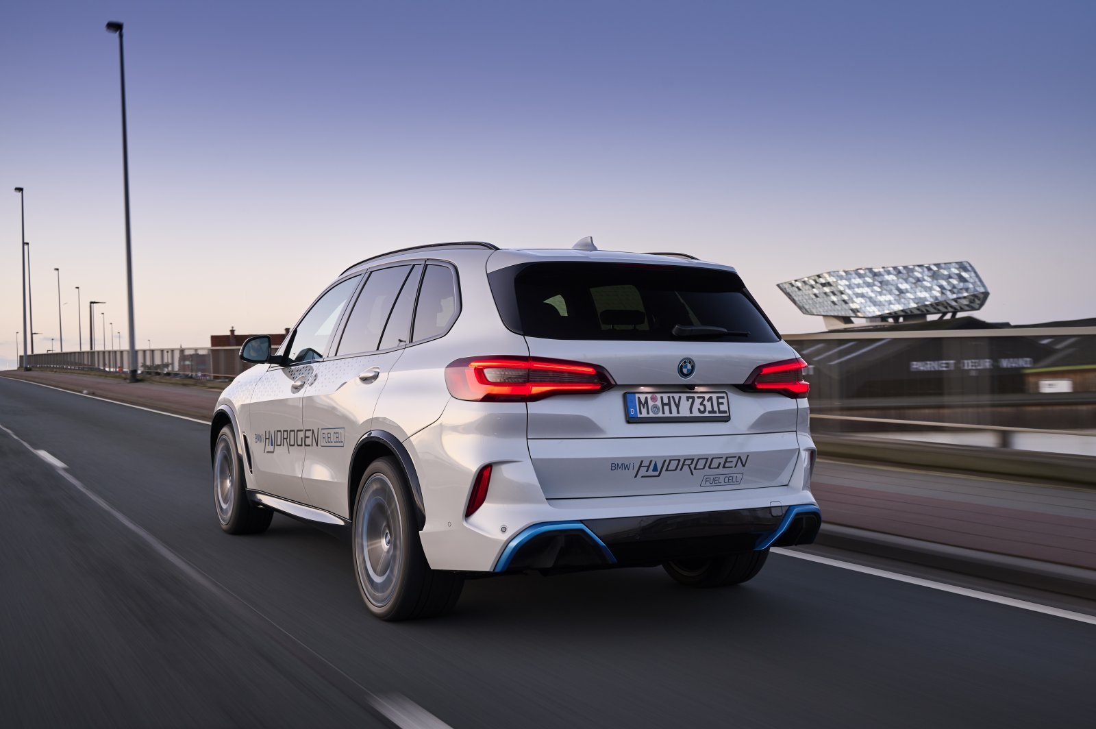 035_OnLocation_BMW_iX5_Hydrogen_Antwerp.jpg