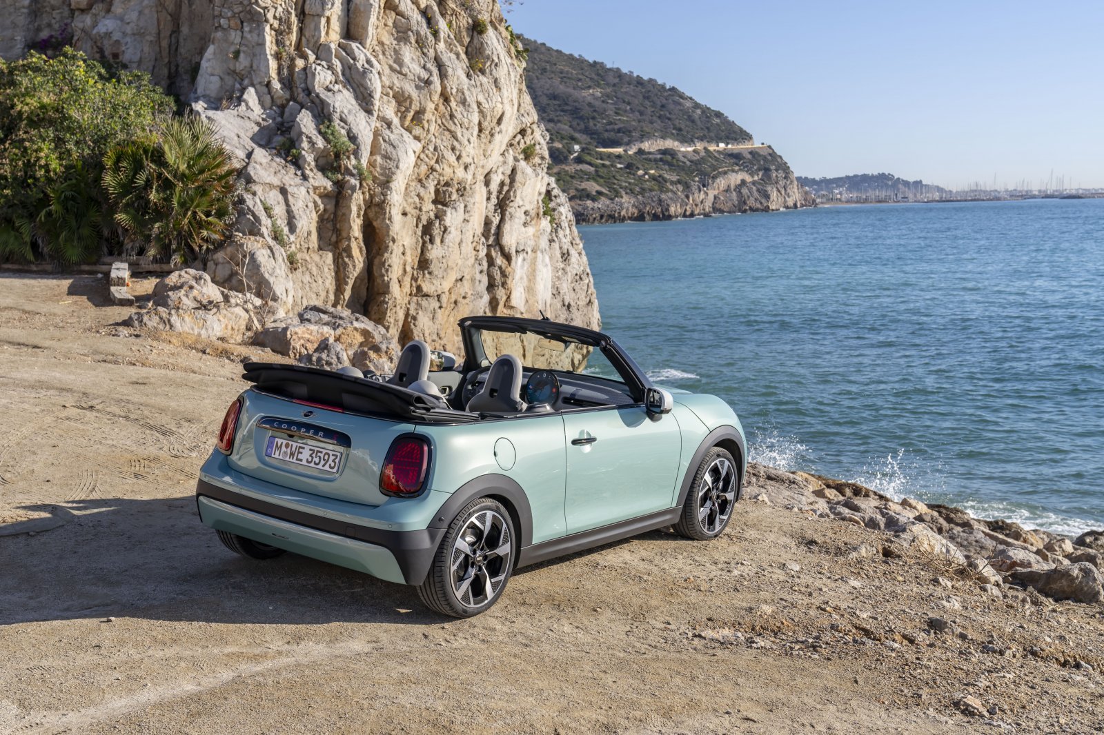 BF_MINI_Cooper_Convertible_S_Ocean_Wave_Green_022025_00040のコピー.jpg