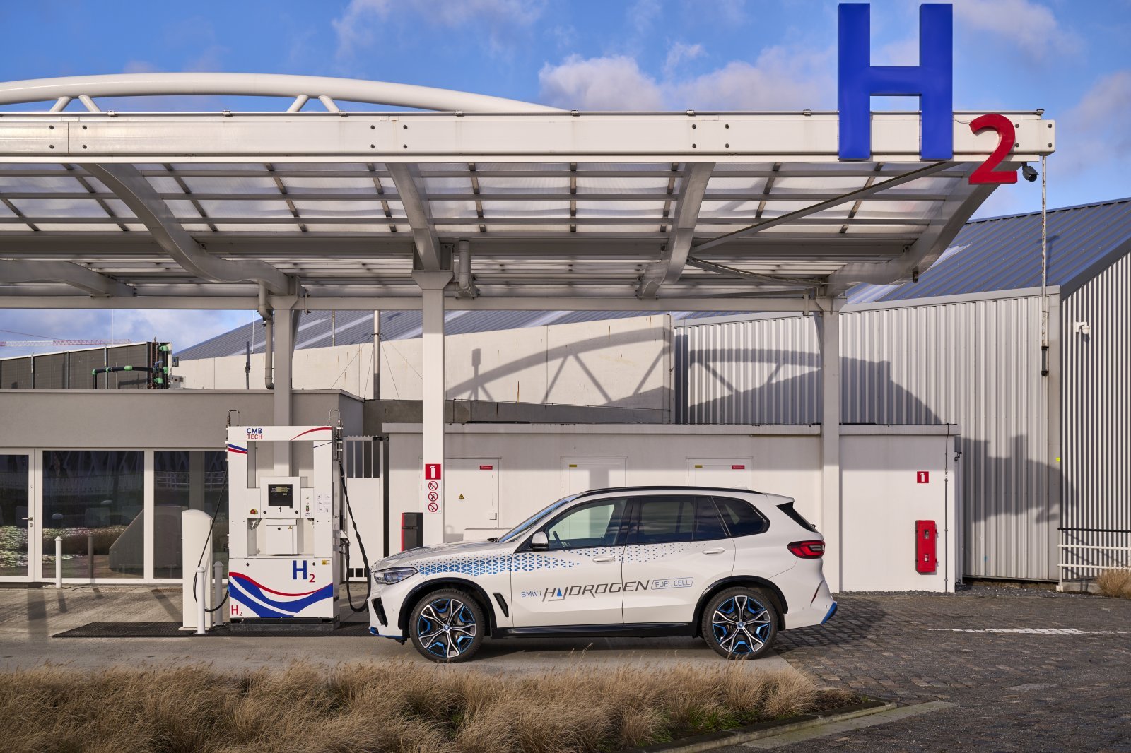 131_OnLocation_BMW_iX5_Hydrogen_Antwerpのコピー.jpg