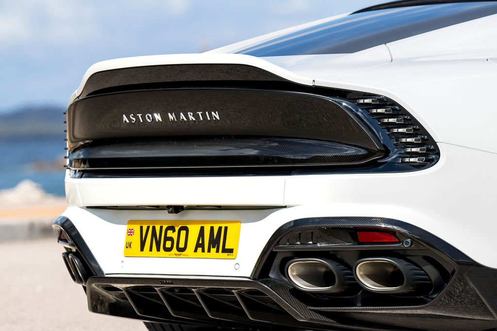 AstonMartinVanquish_NeutronWhite_©AndyMorgan(38).JPG