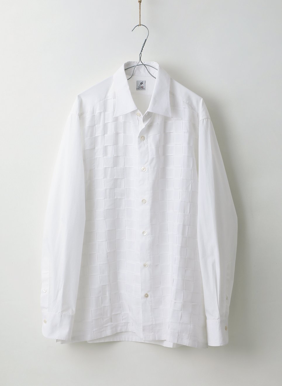 そのひとクセが味わい深い、 変化形ホワイトシャツ｜Pen Online
