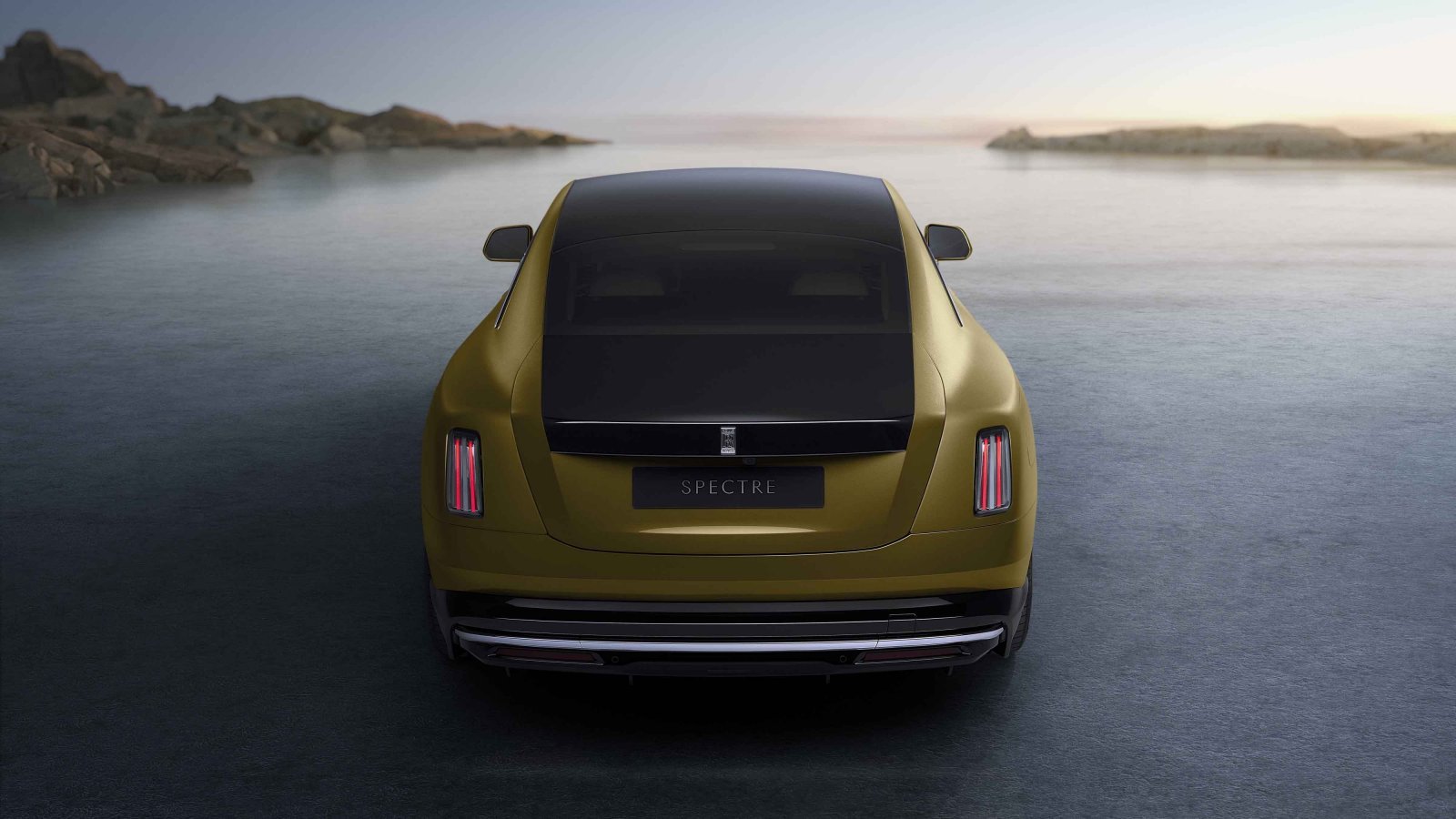 6_SPECTRE UNVEILED – THE FIRST FULLY-ELECTRIC ROLLS-ROYCE_REAR-minのコピー.jpg