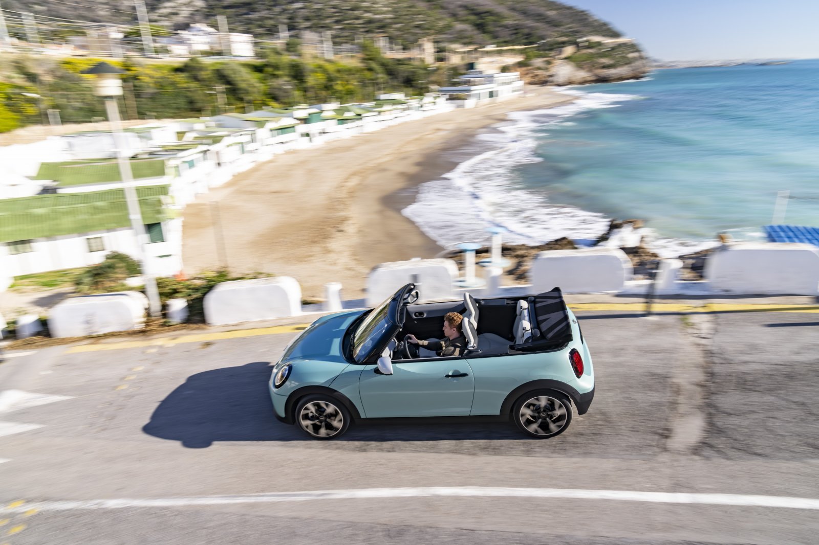 BF_MINI_Cooper_Convertible_S_Ocean_Wave_Green_022025_00013.jpg