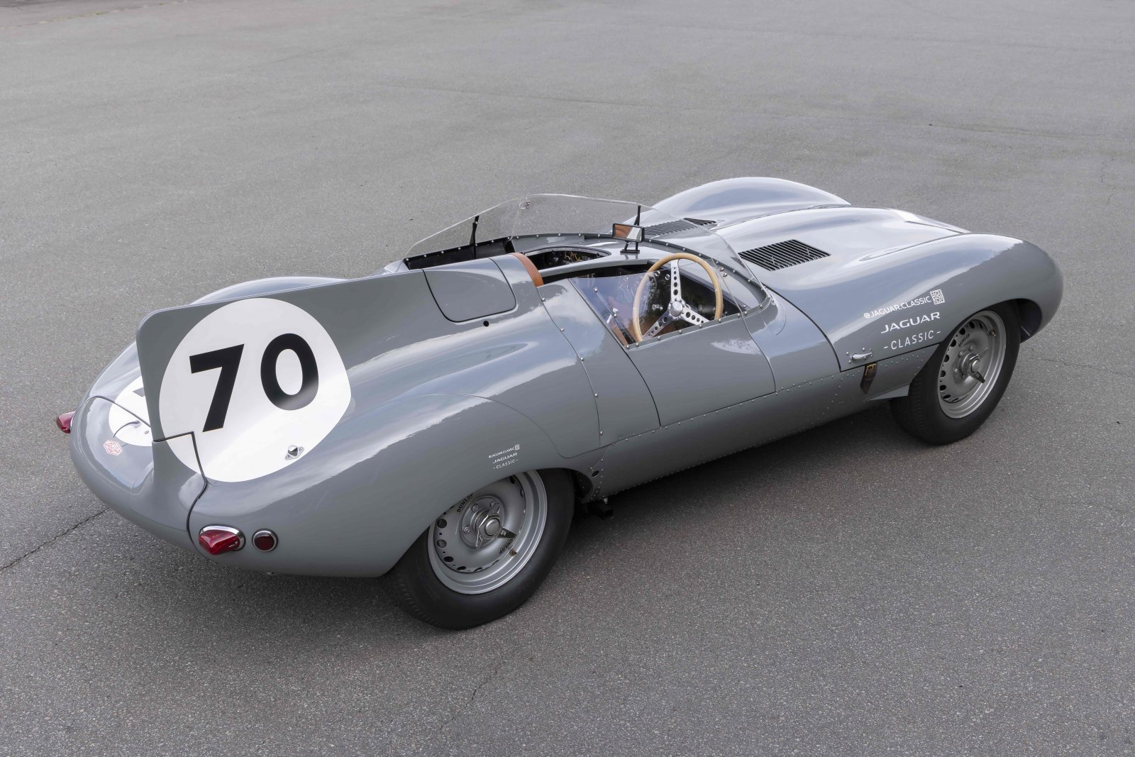 1950年代のル・マンカーが、現代に蘇る、究極のレースカー、ジャガーC 