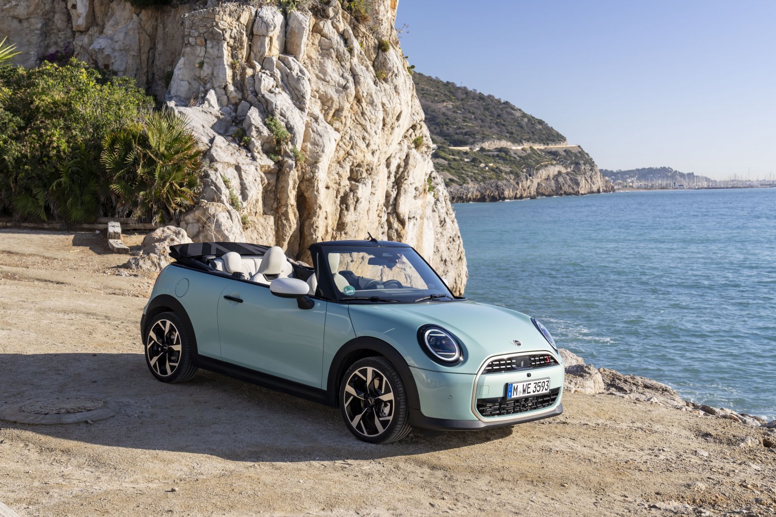 BF_MINI_Cooper_Convertible_S_Ocean_Wave_Green_022025_00038のコピー.jpg